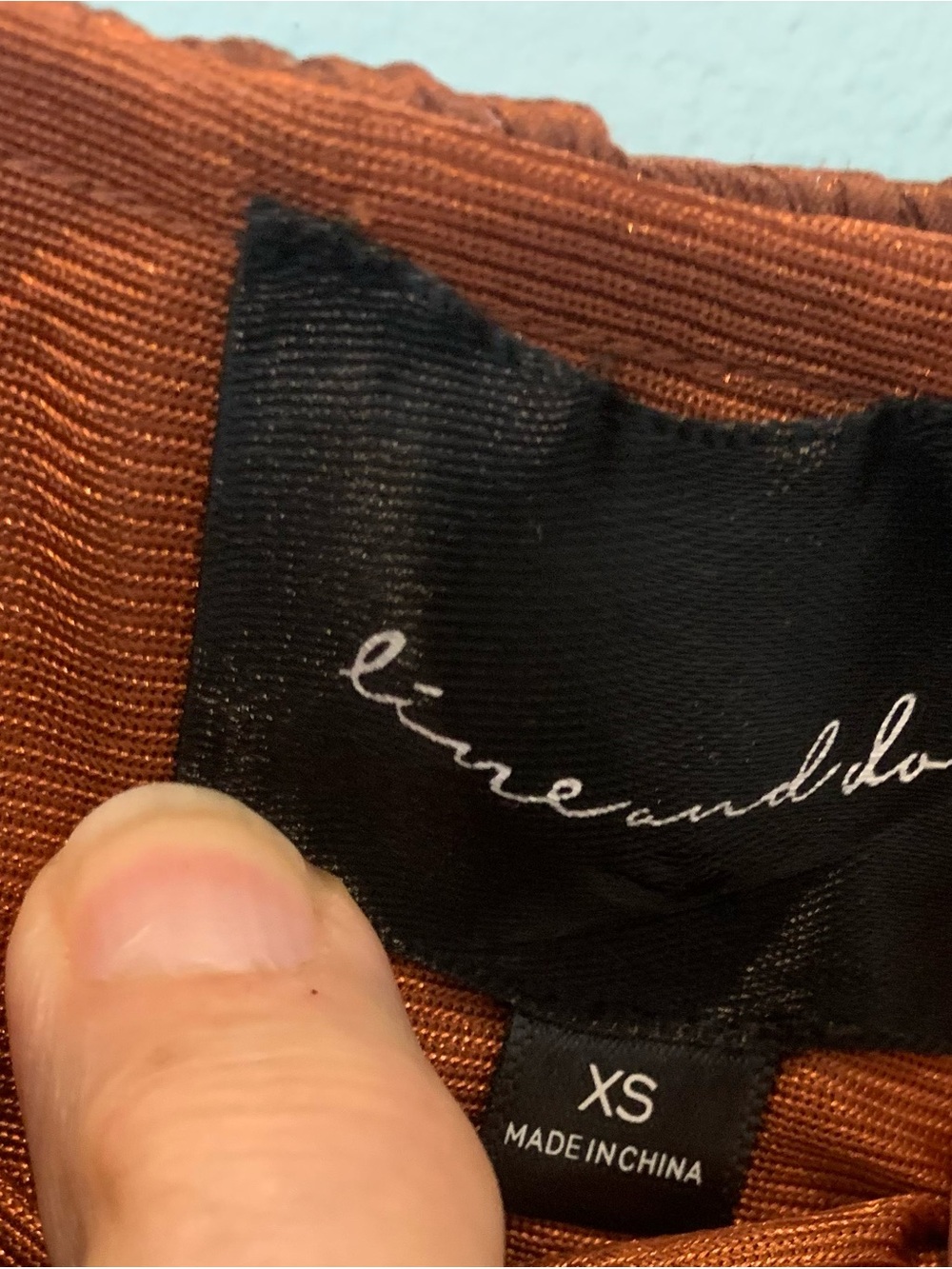 Line & Dot Ruched Rust Orange Crop Top - Picture 9 of 9